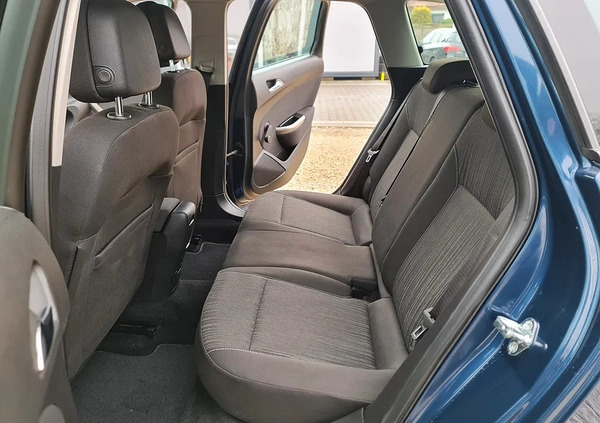 Opel Astra cena 19900 przebieg: 212000, rok produkcji 2011 z Płock małe 497